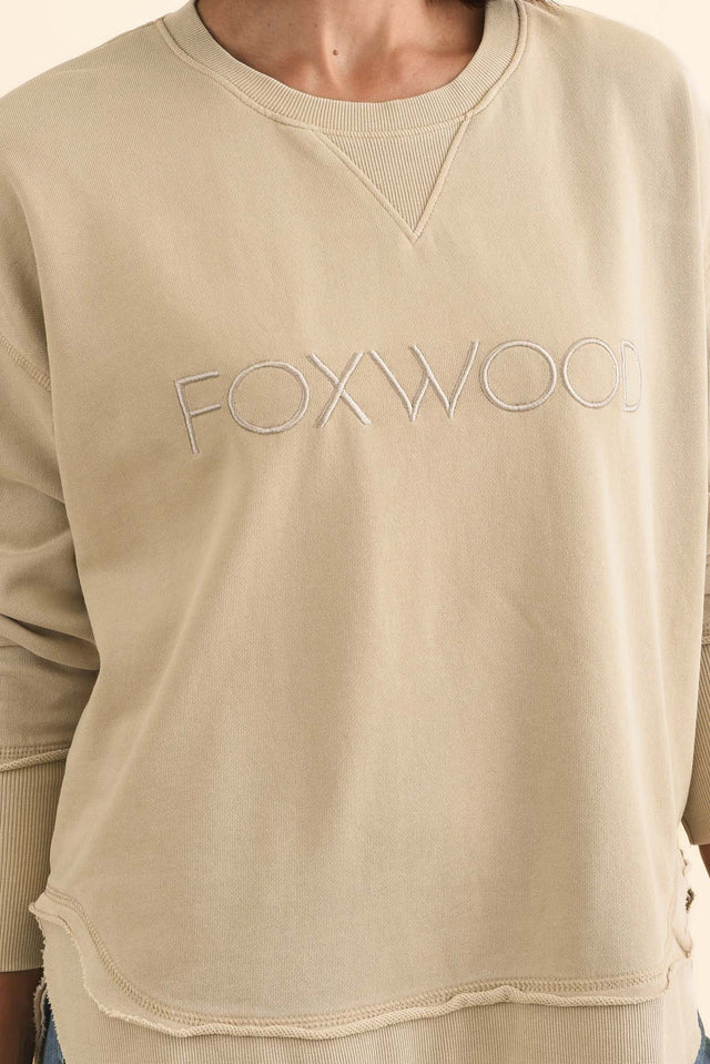 Simplified Oat Cotton Crewneck Sweatshirt,Brunette model,alt text|model:Cara image 8