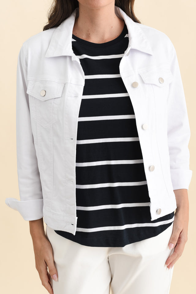 alt text|model:MJ image 7