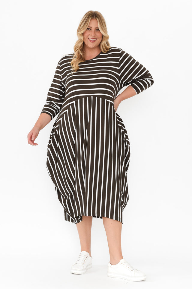 alt text|model:Caitlin image 8