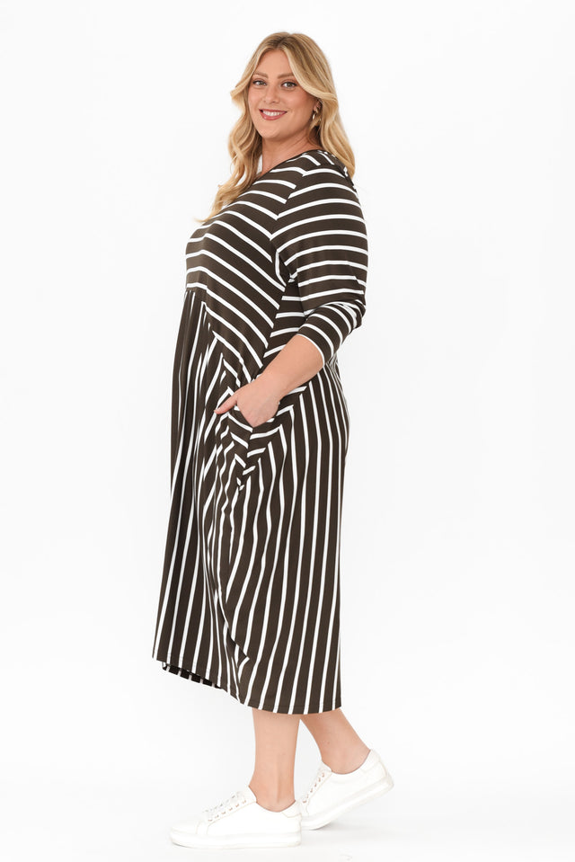 alt text|model:Caitlin image 9