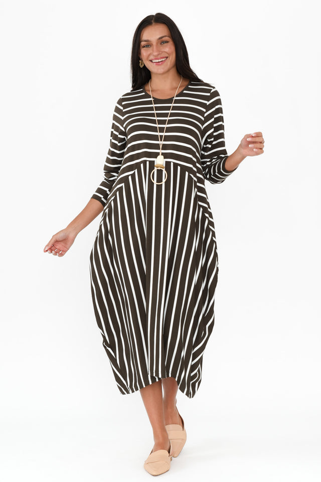 alt text|model:Brontie image 6