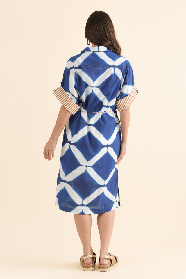 Soli Blue Geo Cotton Shirt Dress,Back,Brunette model,alt text|model:MJ image 4