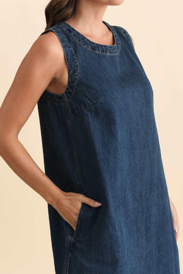 alt text|model:MJ image 6