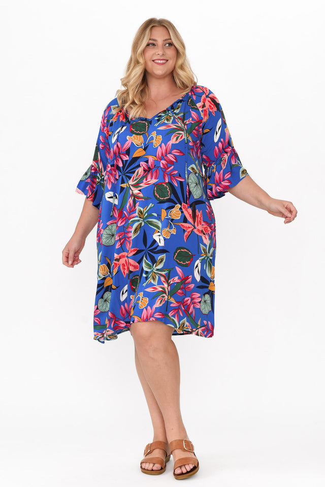 plus-size,curve-dresses,plus-size-sleeved-dresses,plus-size-above-knee-dresses image 6