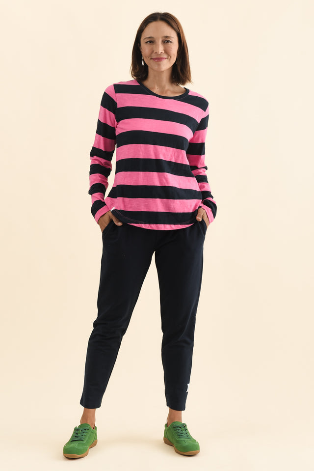 alt text|model:Cara image 6