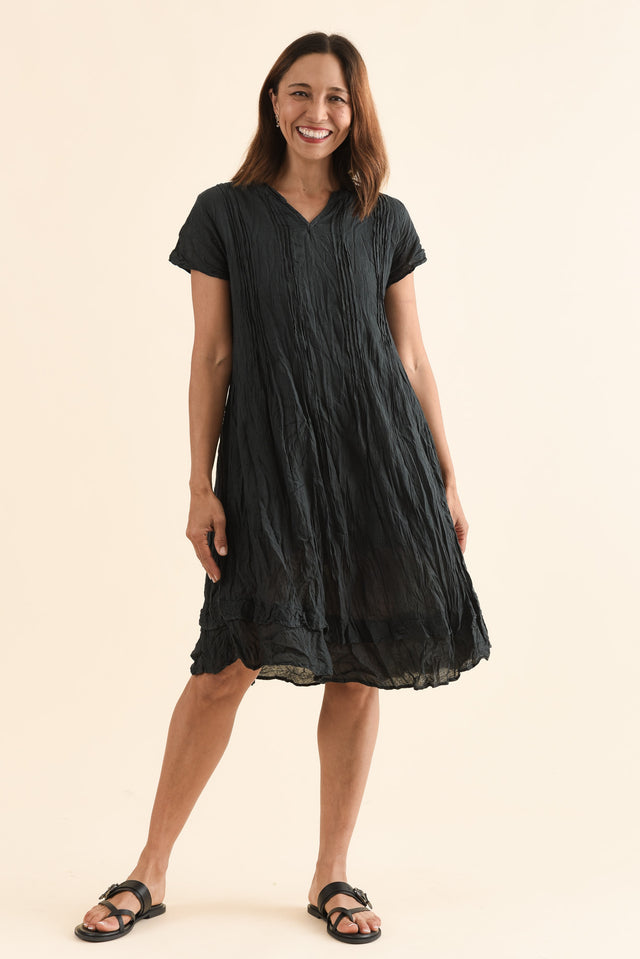 Stassi Charcoal Crinkle Cotton Dress,Full Body,Brunette model,alt text|model:Cara image 7
