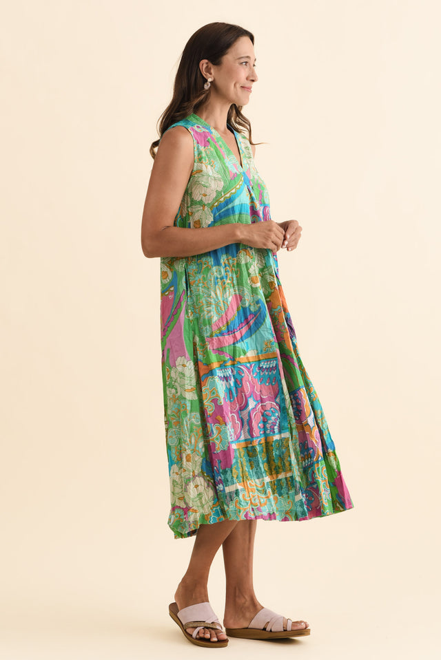 alt text|model:Cara image 3