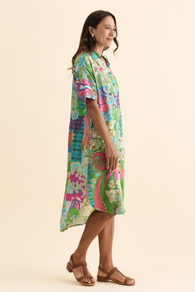 alt text|model:Cara image 3