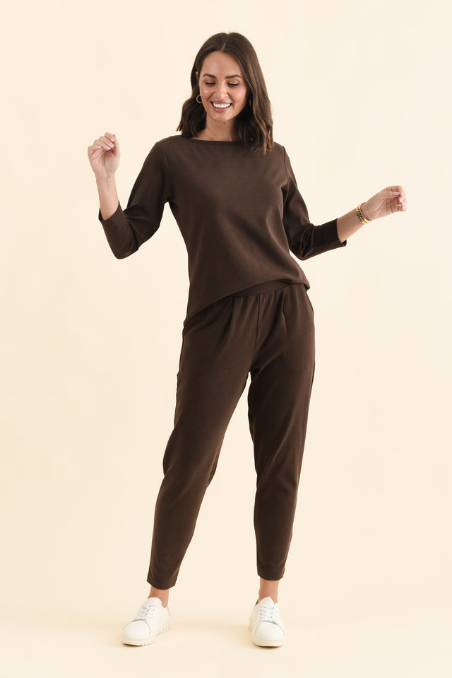 SuedeLuxe Chocolate Pocket Pants,Brunette model,alt text|model:MJ image 7