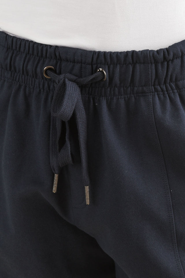 Summer Navy Cotton Fleece Shorts,Detail,Brunette model,alt text|model:Brontie image 5