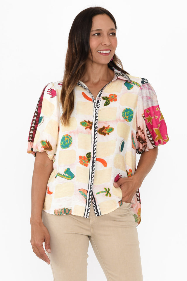 alt text|model:Cara image 2