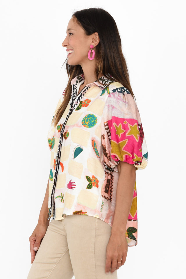 alt text|model:Cara image 5