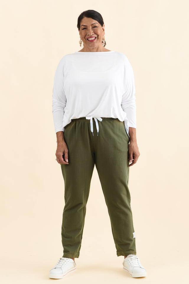 Lobby Khaki Cotton Relaxed Sweatpants,Brunette model,alt text|model:Pilita image 10