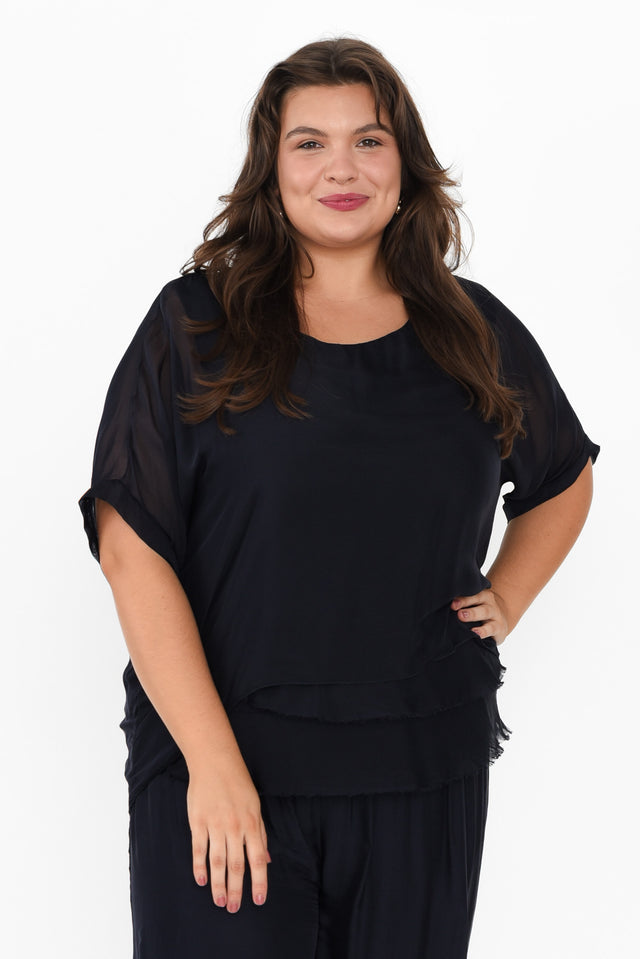 plus-size,curve-tops,plus-size-sleeved-tops,alt text|model:Gabby