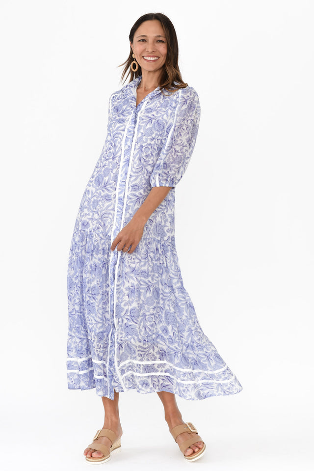 alt text|model:Cara image 3