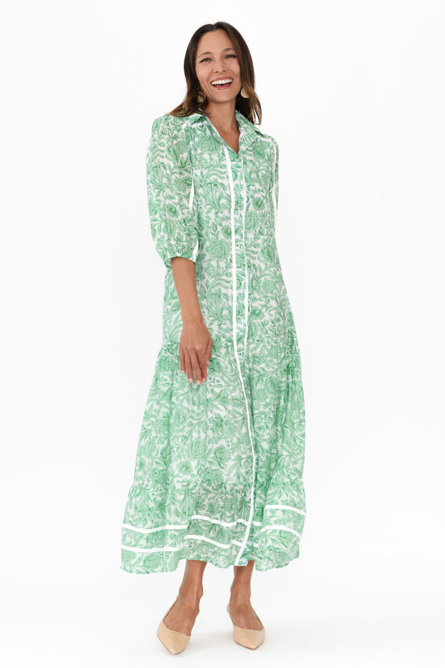 alt text|model:Cara image 4