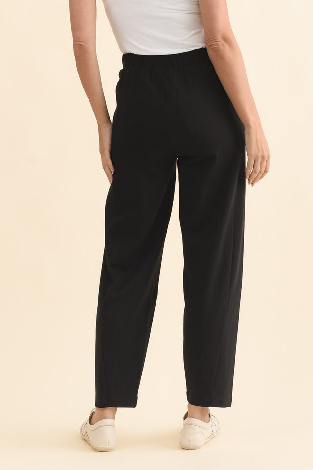 Tenille Black Cotton Barrel Pants,Brunette model,alt text|model:MJ image 5