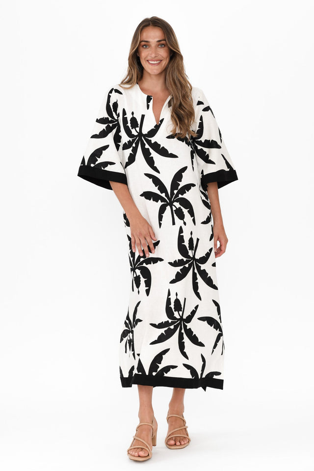 Tessie Black Tropical Linen Kaftan,Brunette model,alt text|model:Johanna