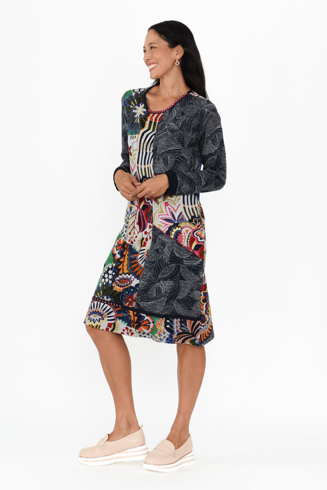 alt text|model:Cara image 4