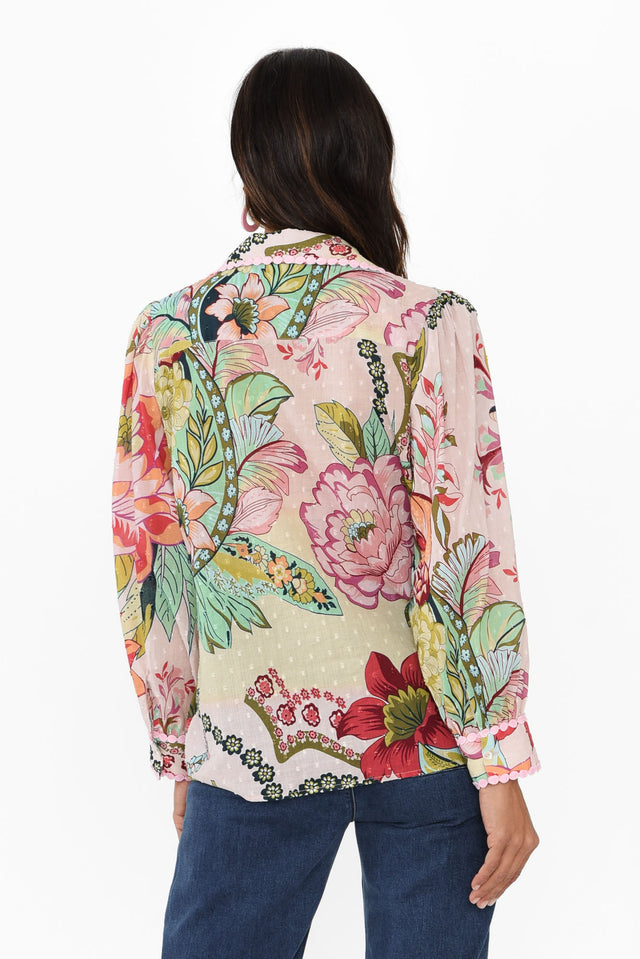 alt text|model:Cara image 6