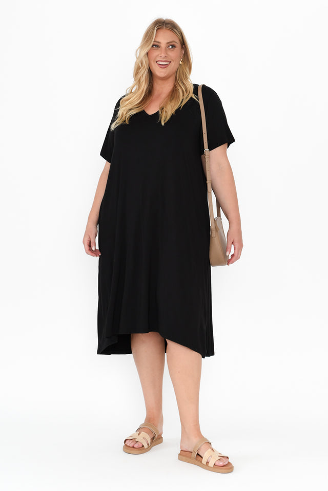 Tiffany Black Bamboo Tee Dress,Blonde model,plus-size,curve-basics,curve-dresses,plus-size-sleeved-dresses,plus-size-below-knee-dresses,plus-size-bamboo-dresses,plus-size-basic-dresses,plus-size-summer-dresses,alt text|model:Caitlin image 11