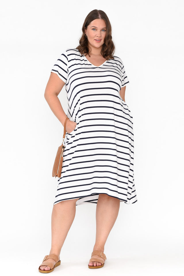 plus-size,curve-basics,curve-dresses,plus-size-sleeved-dresses,plus-size-below-knee-dresses,plus-size-midi-dresses,plus-size-bamboo-dresses,plus-size-basic-dresses