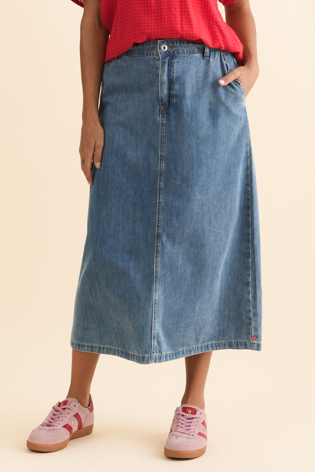 alt text|model:Brontie