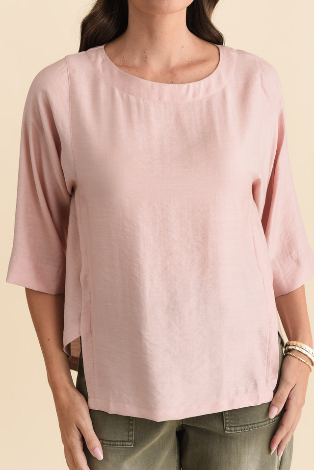 Tommy Blush Side Split Top,Brunette model,alt text|model:MJ image 6
