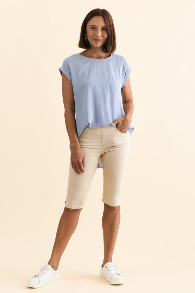 alt text|model:Cara image 7