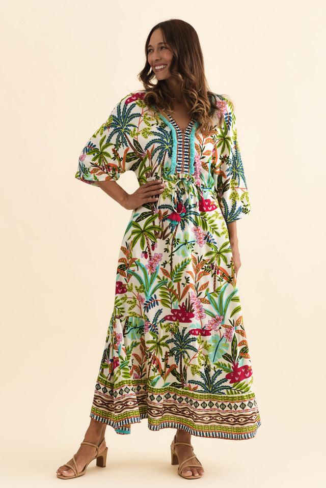 alt text|model:Cara image 3