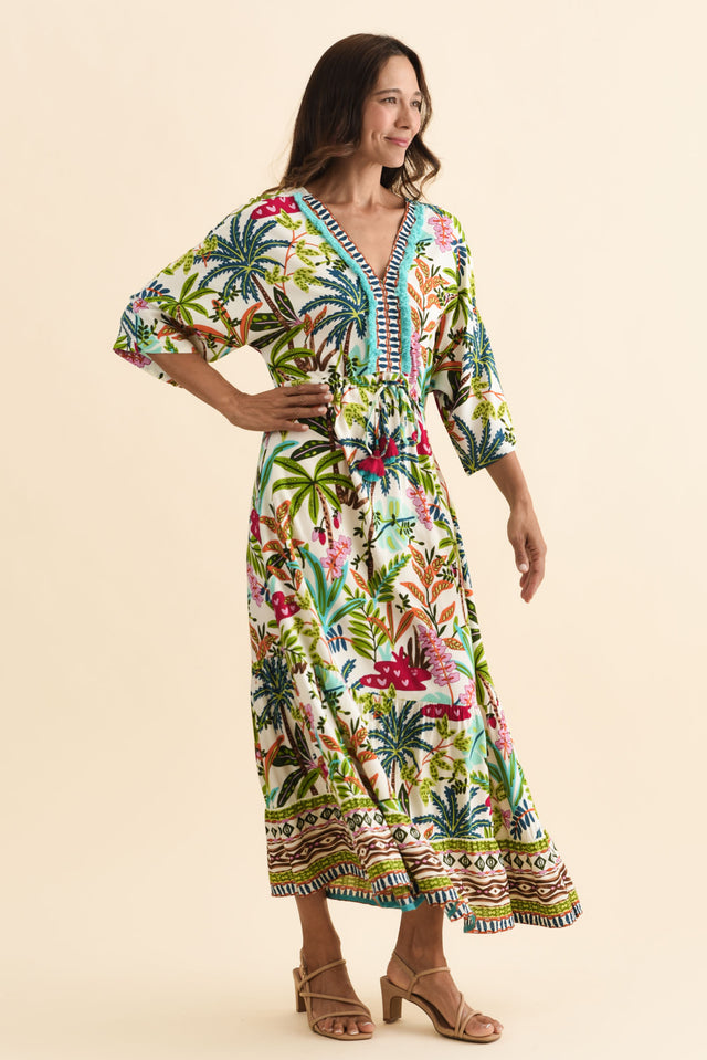 alt text|model:Cara image 4