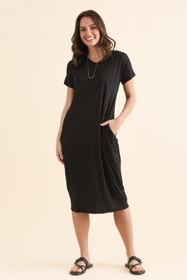 Travel No-Iron Black Maxi Dress,Full Body,Brunette model,alt text|model:MJ image 6
