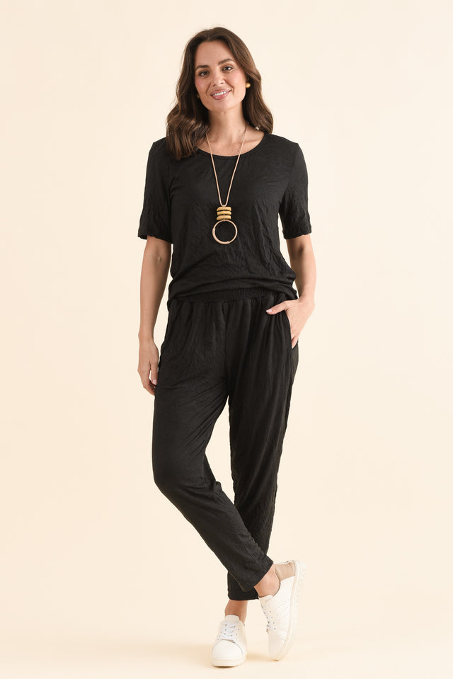 Travel No-Iron Black Cropped Pants,Full Body,Brunette model,alt text|model:MJ image 6