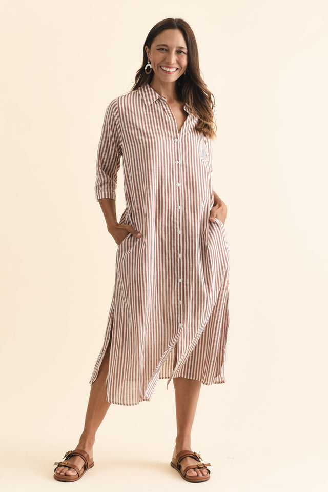 alt text|model:Cara image 7