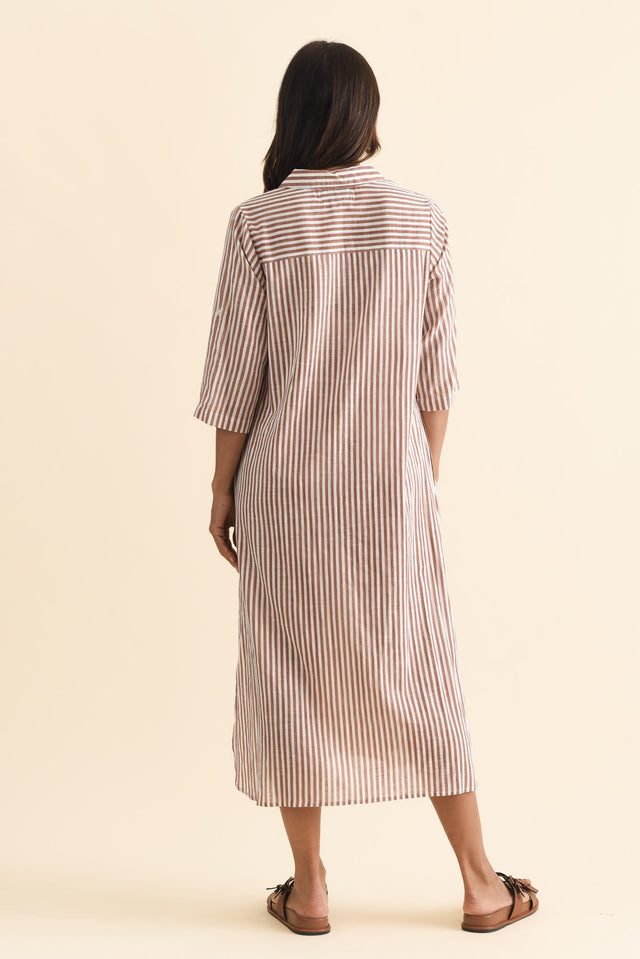 alt text|model:Cara image 5