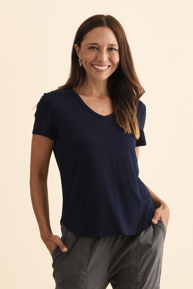 Veronica Navy Bamboo Tee,Brunette model,alt text|model:Cara