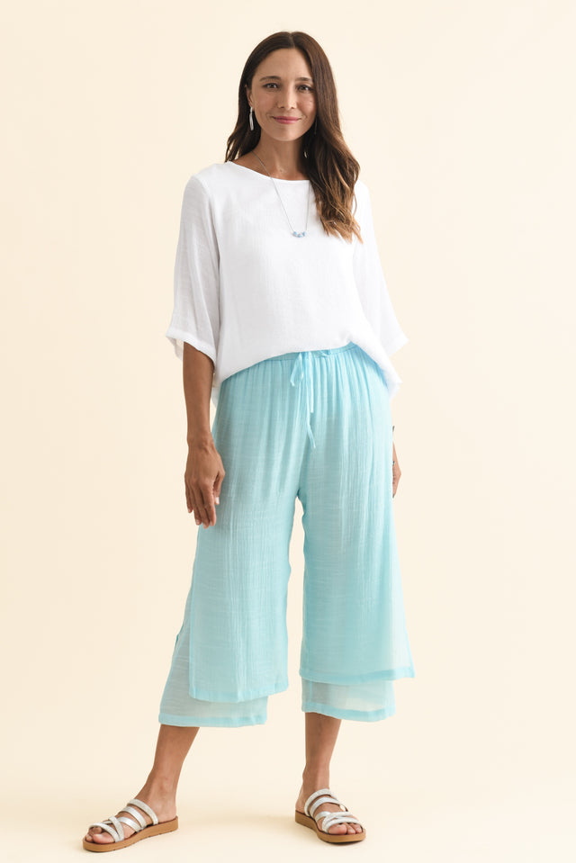 alt text|model:Cara image 3