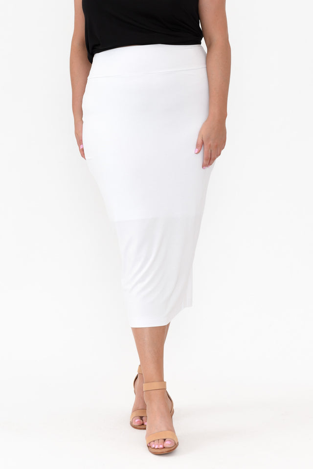 plus-size,curve-bottoms,curve-basics,plus-size-skirts,plus-size-basic-bottoms,plus-size-work-edit alt text|model: Amelia;wearing:XL/XXL image 9
