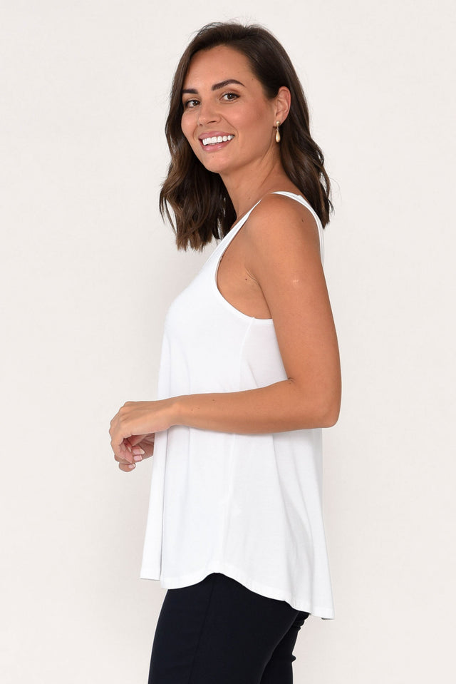 alt text|model:MJ image 3