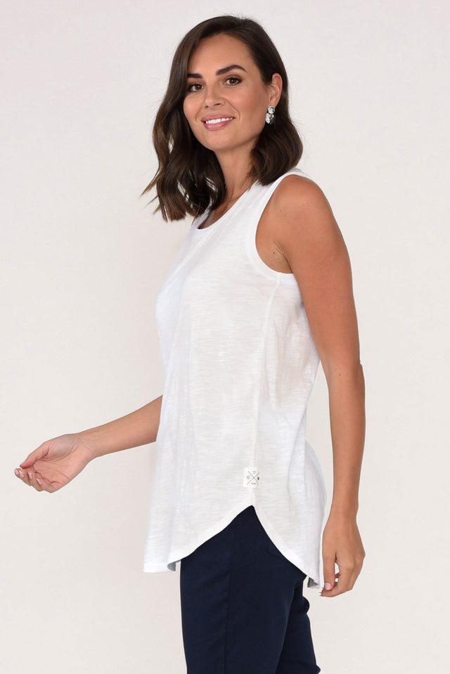 White Cotton Scoop Tank,Brunette model,alt text|model:MJ