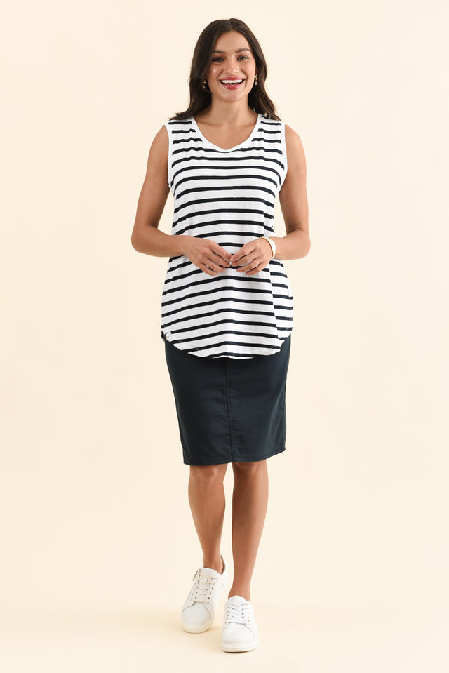 White Stripe Cotton Scoop Tank,Full Body,Brunette model,alt text|model:Brontie image 8