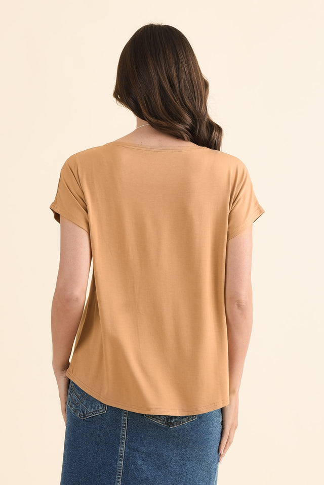 Wilde Tan Bamboo Box Tee,Back,Brunette model,alt text|model:MJ image 4