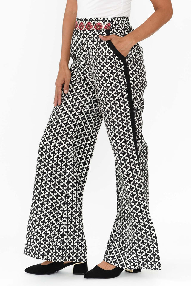 alt text|model:Cara image 5