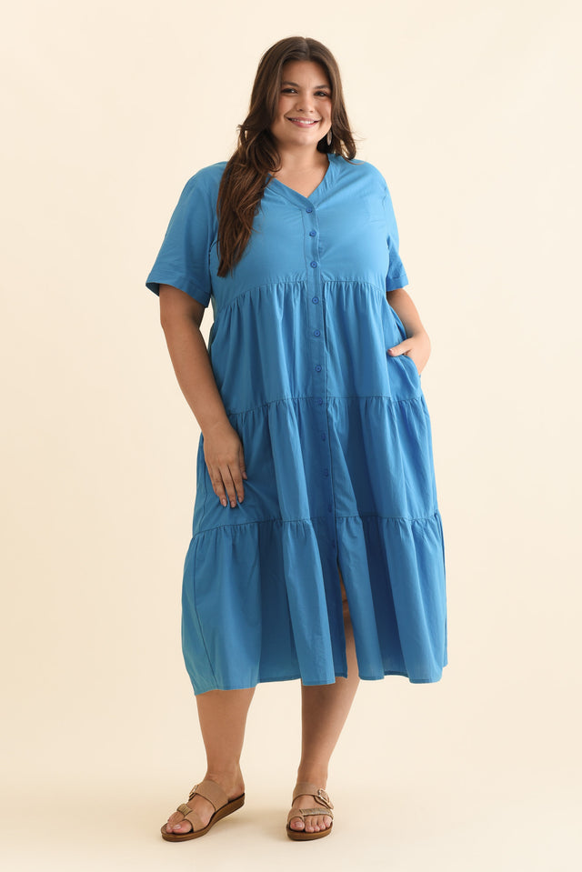 Winona Blue Cotton Button Dress,Brunette model,alt text|model:Gabby image 9