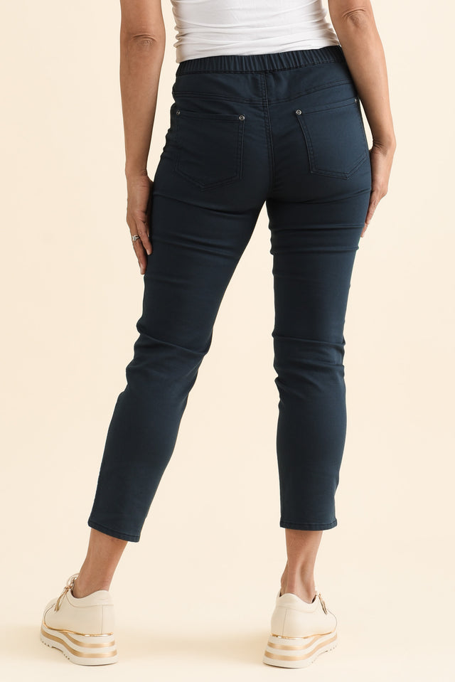 Winslet Navy 7/8 Pants,brunette model,Back of Outfit,alt text|model:Cara image 4