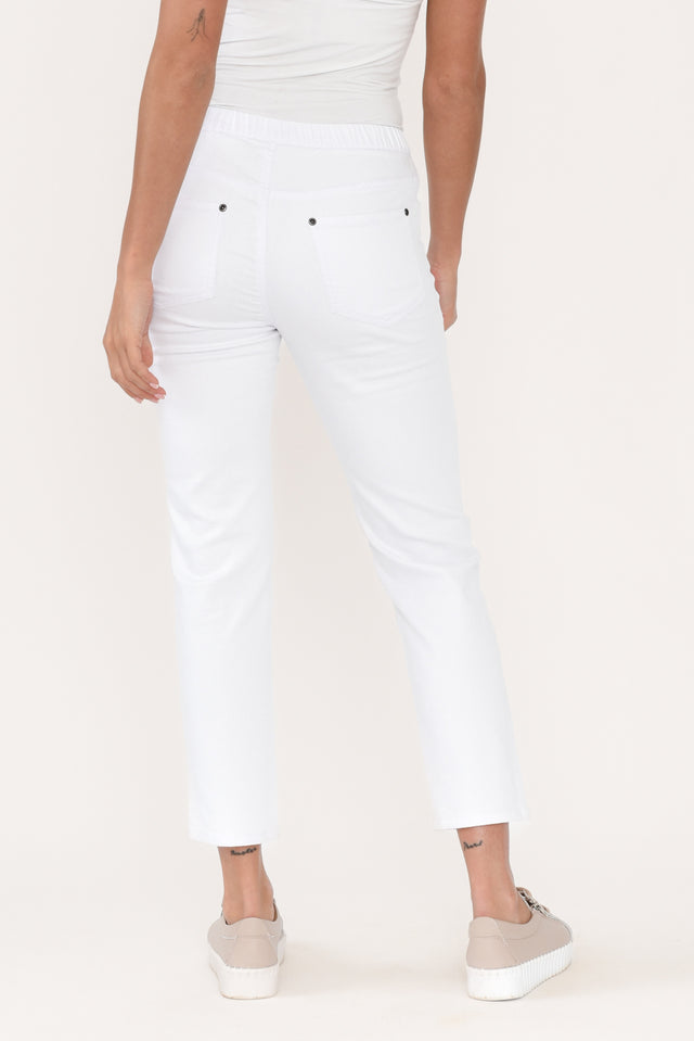 Winslet White 7/8 Pants,Brunette model,alt text|model:Brontie image 4