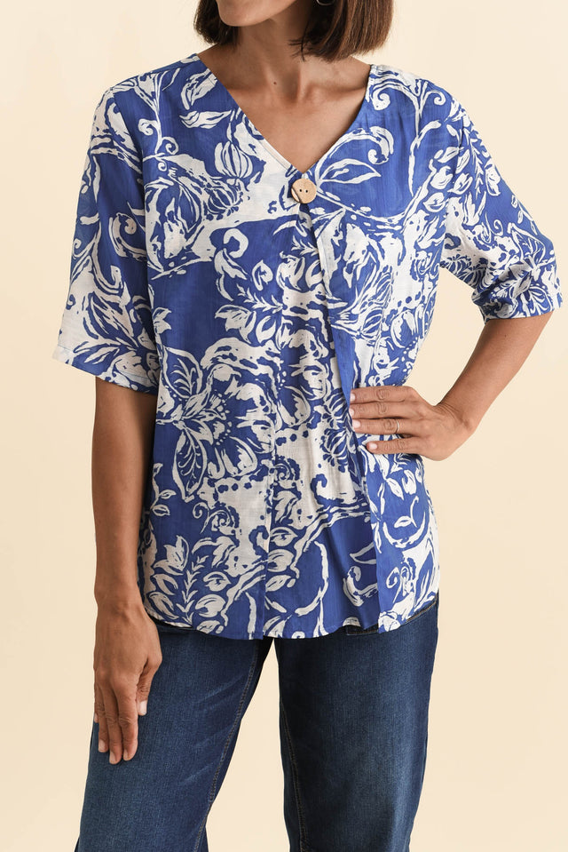 alt text|model:Cara image 7