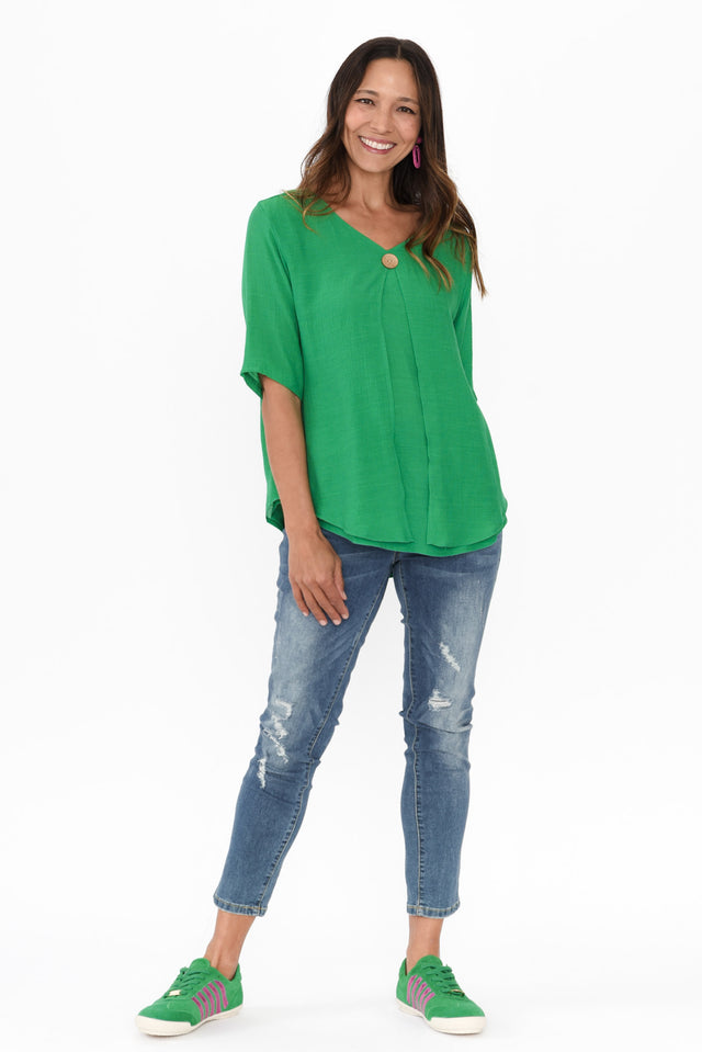 alt text|model:Cara image 4