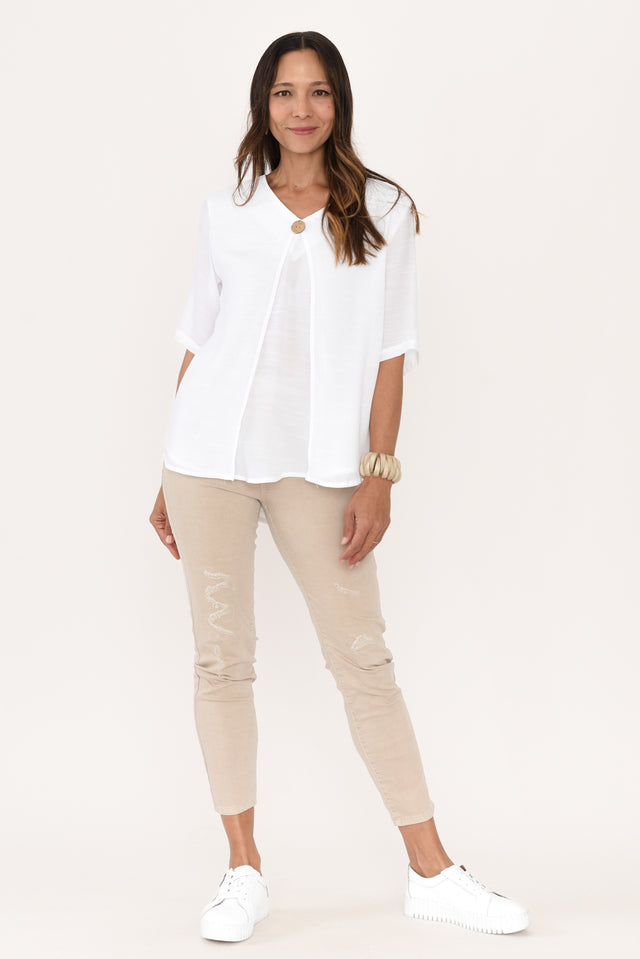 alt text|model:Cara image 7