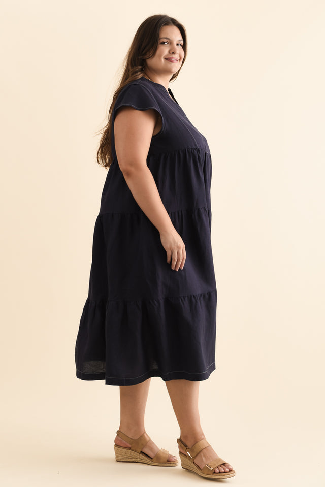 Yvette Navy Contrast Linen Blend Dress,Brunette model,alt text|model:Gabby image 11